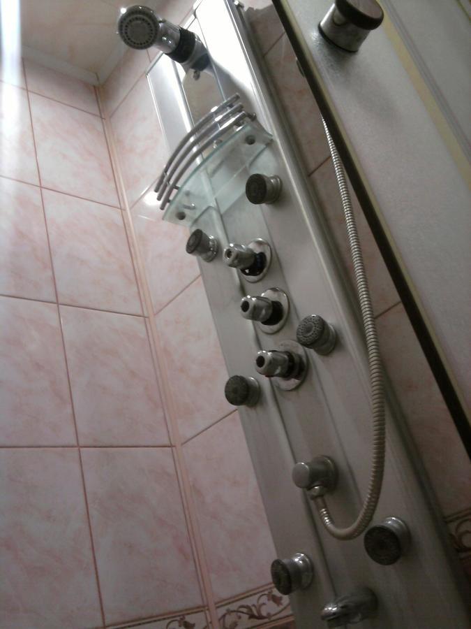 House Hotel Apartments 3 Rivne Extérieur photo