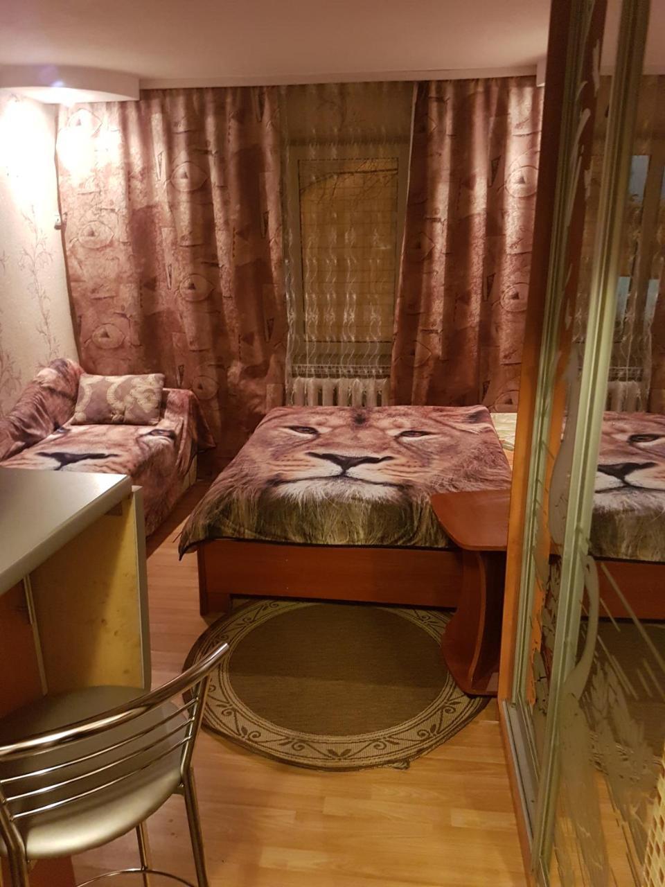 House Hotel Apartments 3 Rivne Extérieur photo